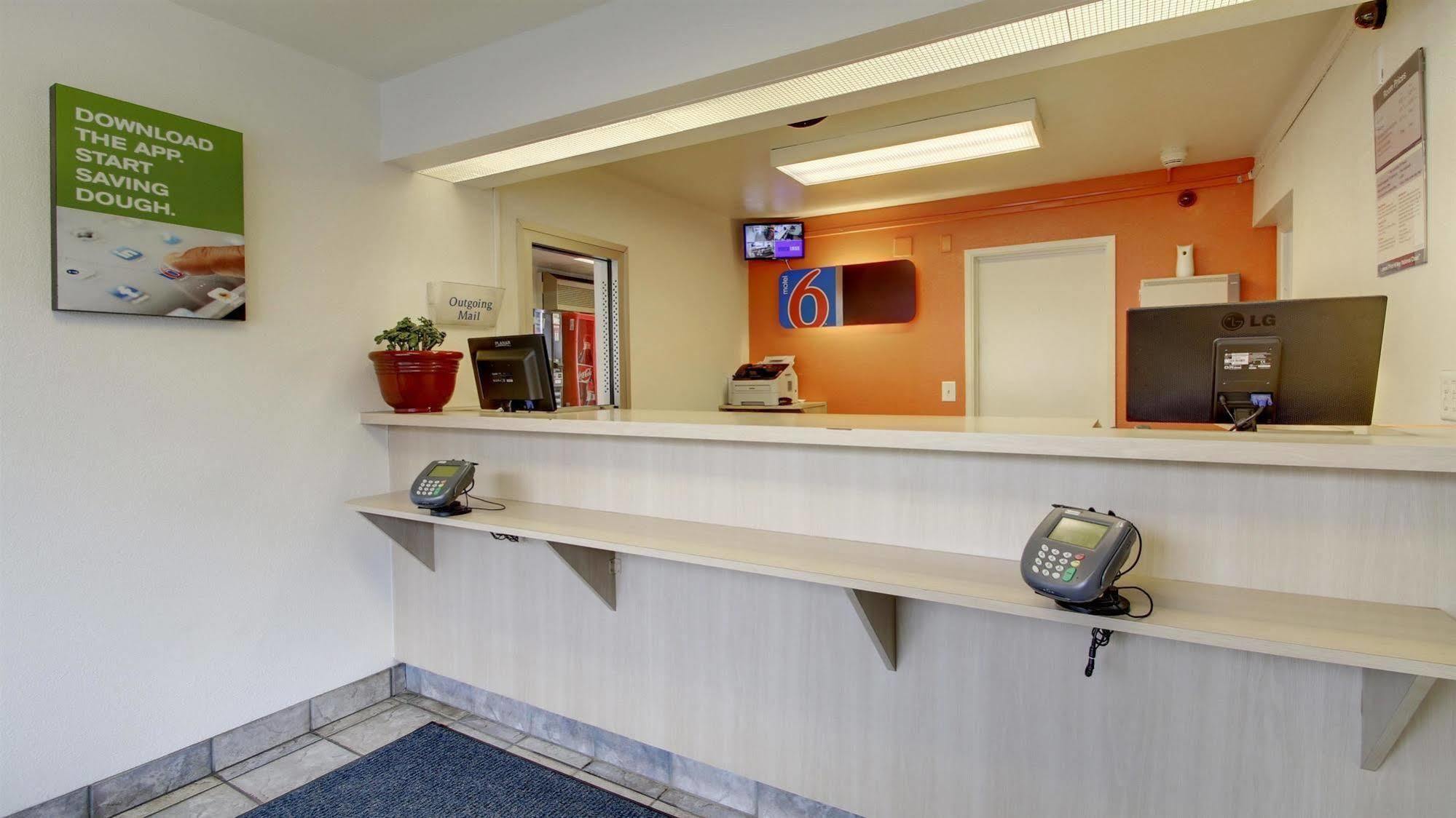 Hotel 6 Elizabethtown
